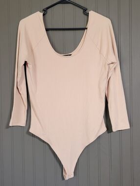 Banana Republic Ribbed Bodysuit Long Sleeve Scoop Neck Pink Nude Women's Large